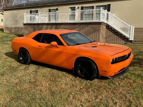 Used 2014 Dodge Challenger R/T image 8