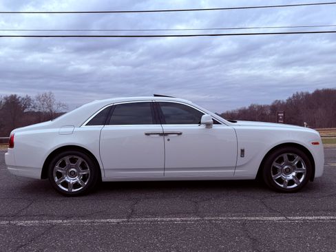 Used 2015 Rolls-Royce Ghost image 9