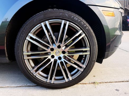 Used 2018 Porsche Macan S image 15