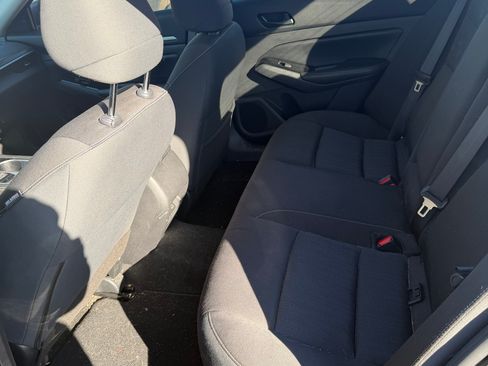 Used 2023 Nissan Altima 2.5 SV FWD image 14