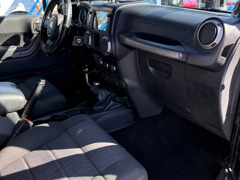 Used 2012 Jeep Wrangler Sport w/ Connectivity Group image 11