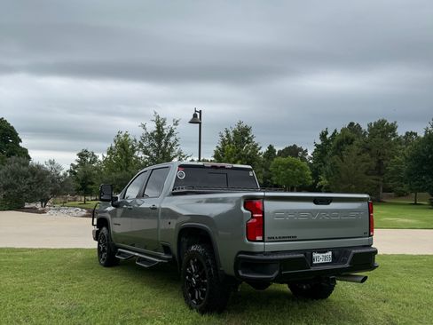 Used 2025 Chevrolet Silverado 2500 LT w/ Trail Boss Package AWD/4WD image 9