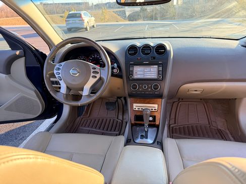Used 2007 Nissan Altima 3.5 SE w/ Technology Pkg image 8