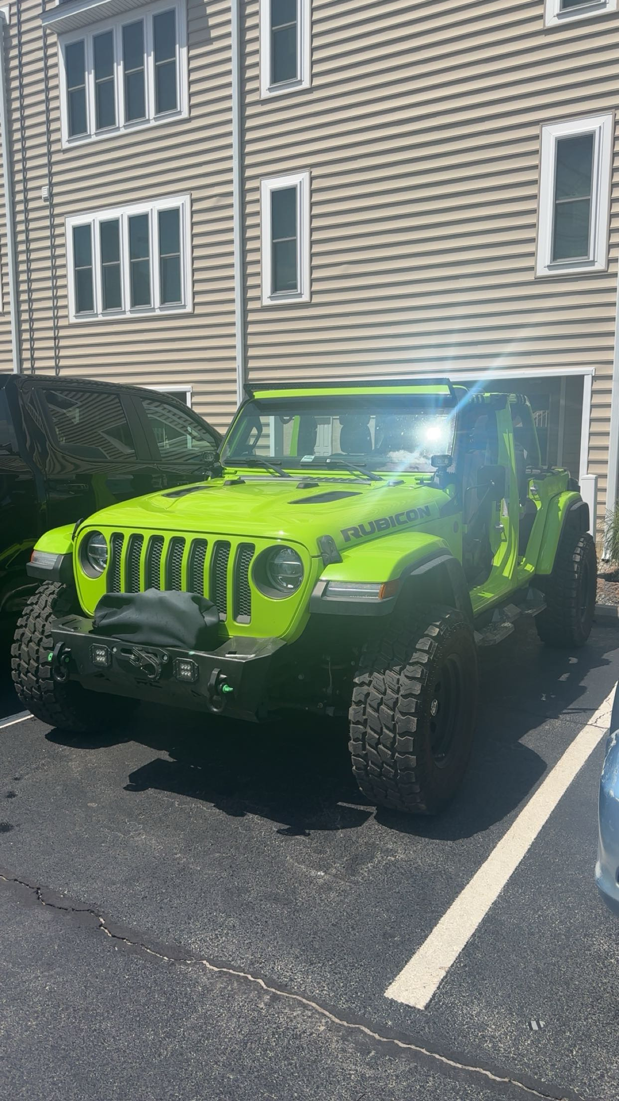 Used 2021 Jeep Wrangler Unlimited Rubicon w/ Xtreme Recon 35" Tire Package AWD/4WD image 4