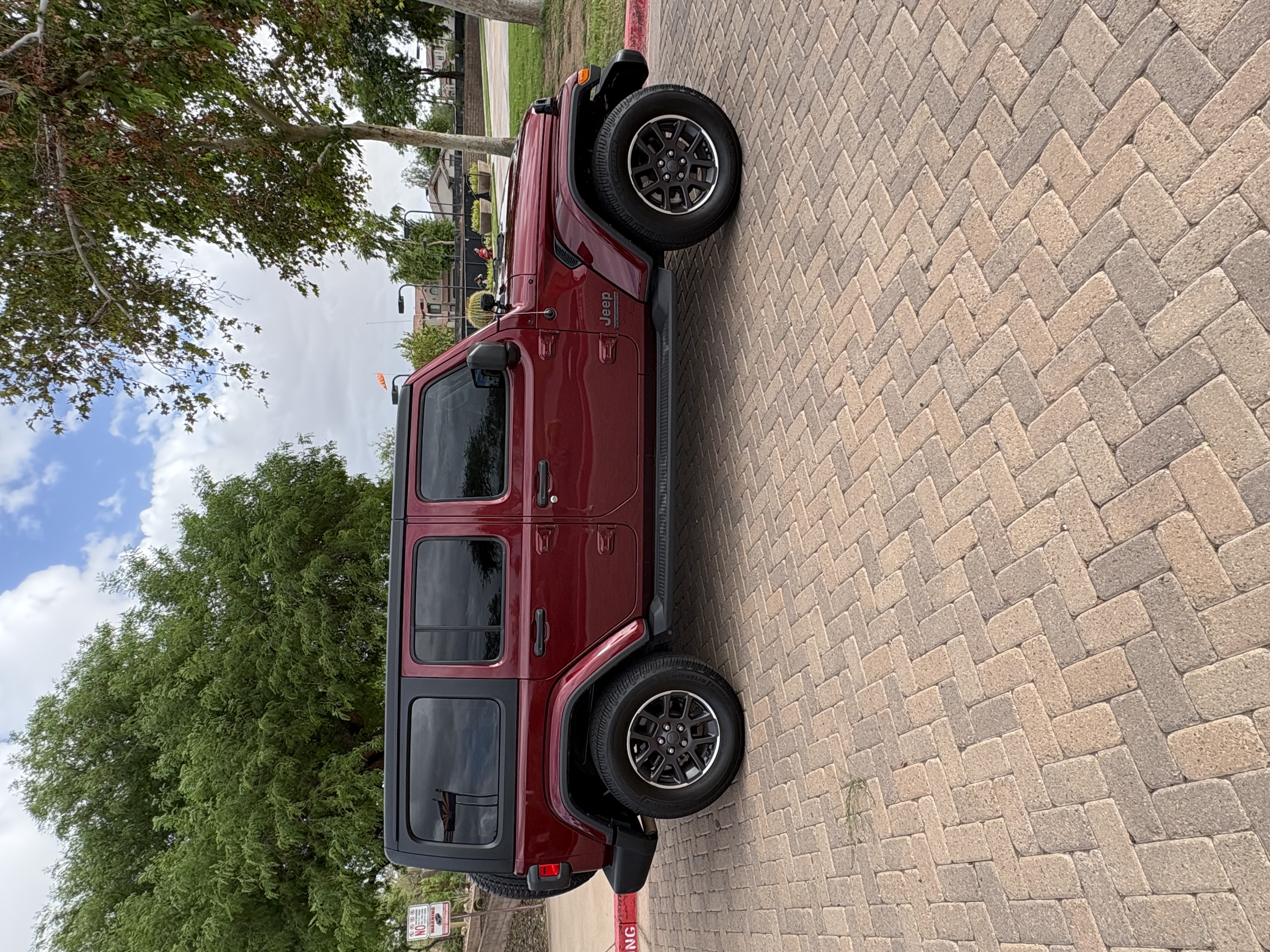 Used 2021 Jeep Wrangler Unlimited Sport AWD/4WD image 9