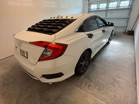 Used 2019 Honda Civic EX image 6