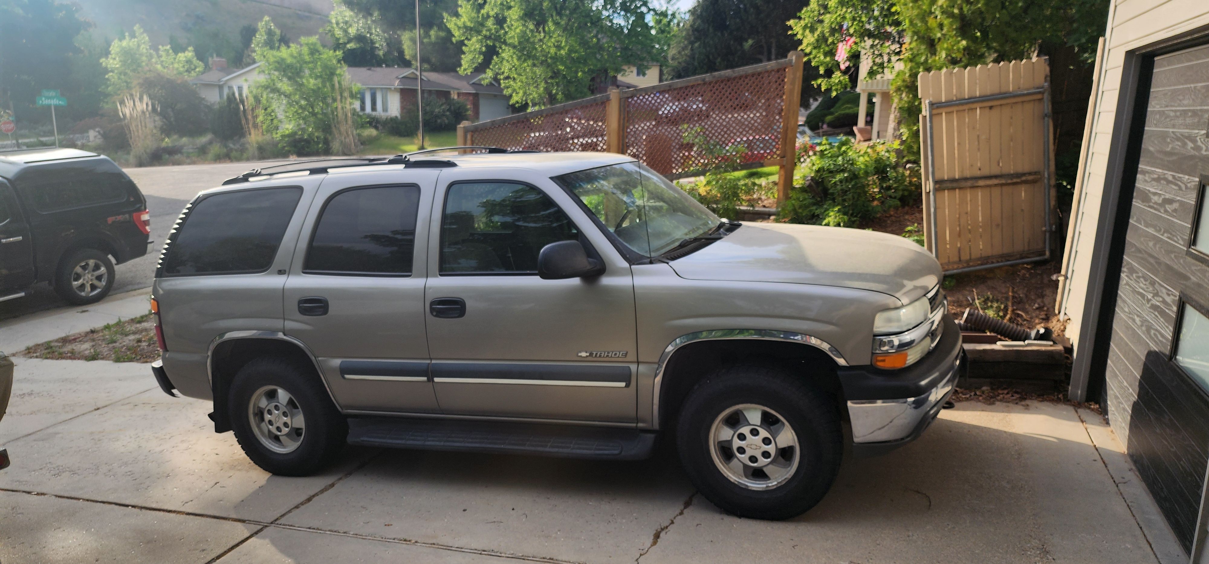 Used 2002 Chevrolet Tahoe LS AWD/4WD image 1