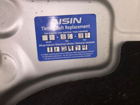 Used 2011 Volvo C30 FWD image 12