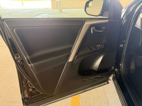 Used 2016 Toyota RAV4 XLE FWD image 19