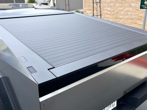 Used 2024 Tesla Cybertruck AWD Crew Cab image 14