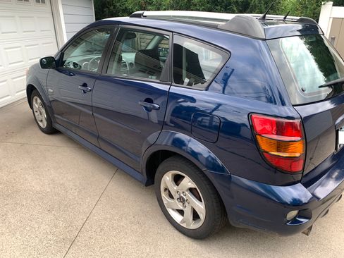 Used 2006 Pontiac Vibe w/ Security Package FWD image 4