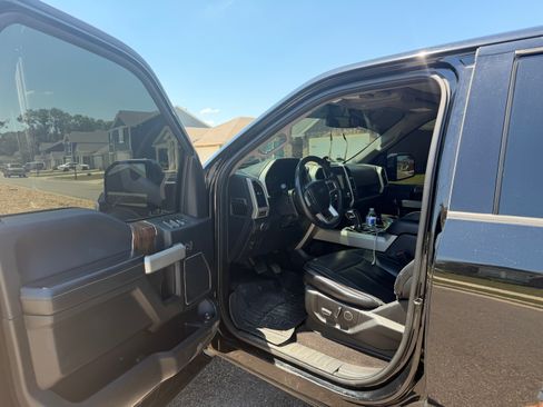 Used 2018 Ford F150 Lariat AWD/4WD image 6