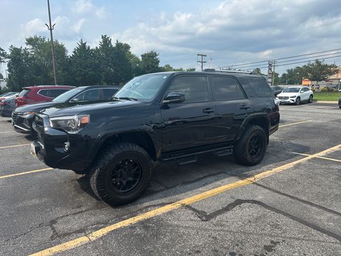 Used 2023 Toyota 4Runner SR5 AWD/4WD image 1