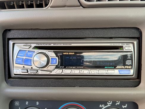 Used 1998 Isuzu Hombre S image 14