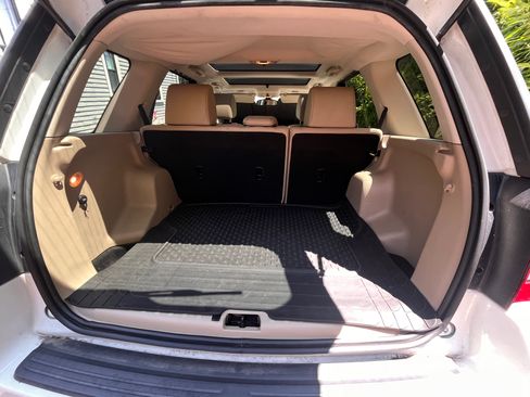 Used 2012 Land Rover LR2 HSE AWD/4WD image 10