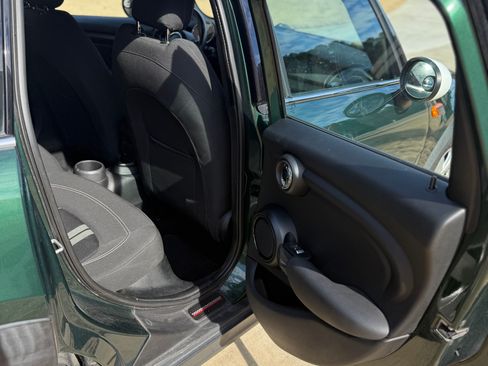 Used 2017 MINI Cooper 4-Door Hardtop image 13