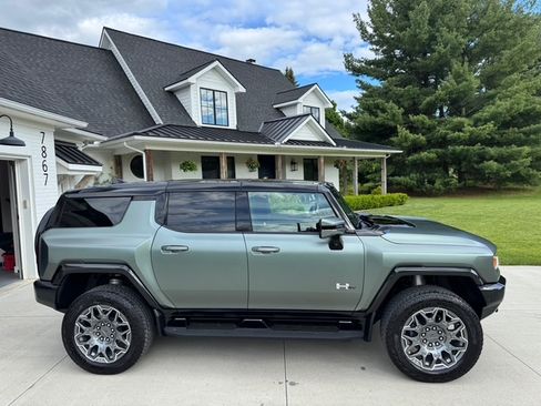 Used 2024 GMC Hummer EV 3X w/ LPO, Illumination Package image 1