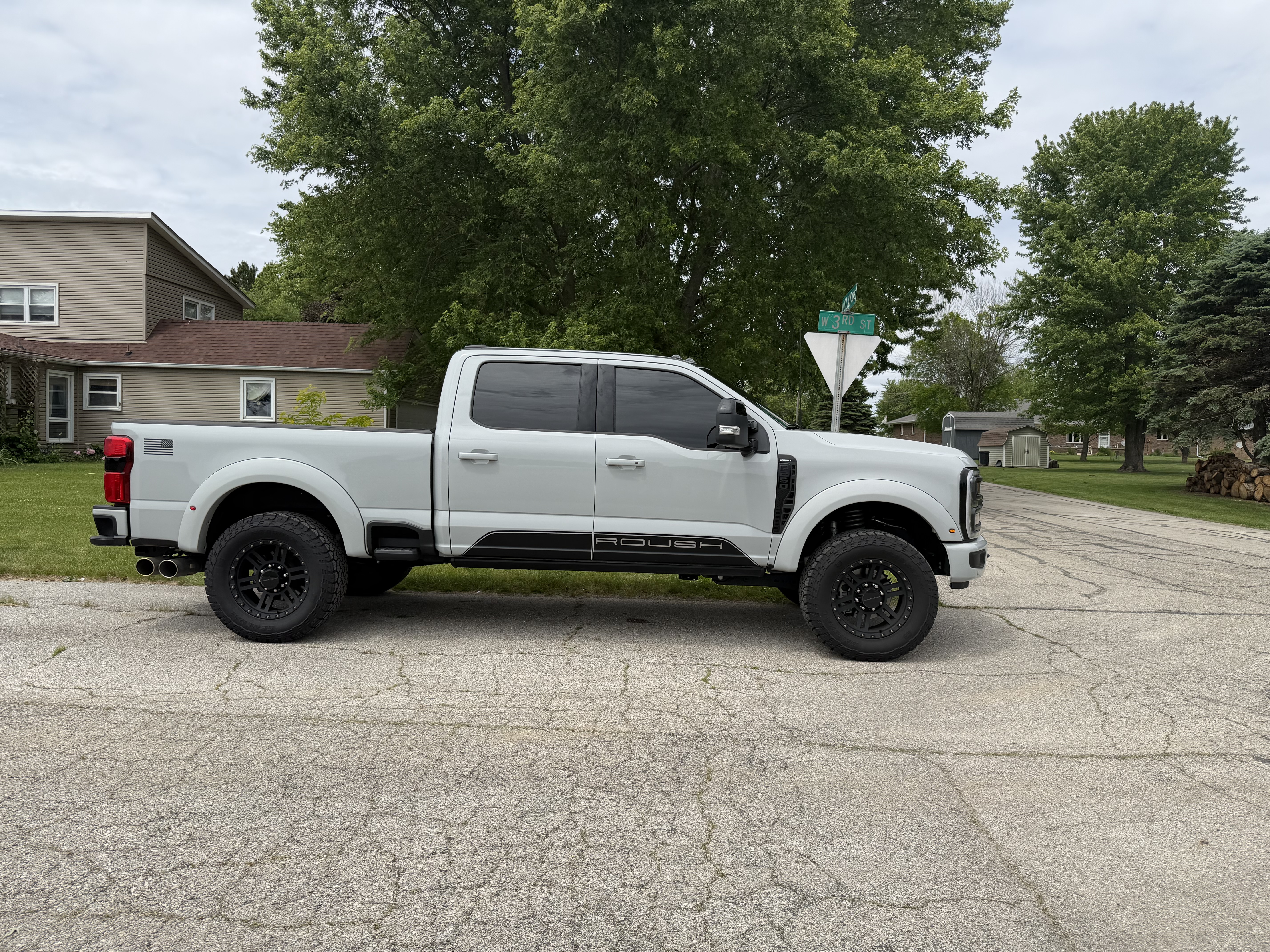 Used 2025 Ford F250 Lariat w/ Lariat Ultimate Package AWD/4WD image 6