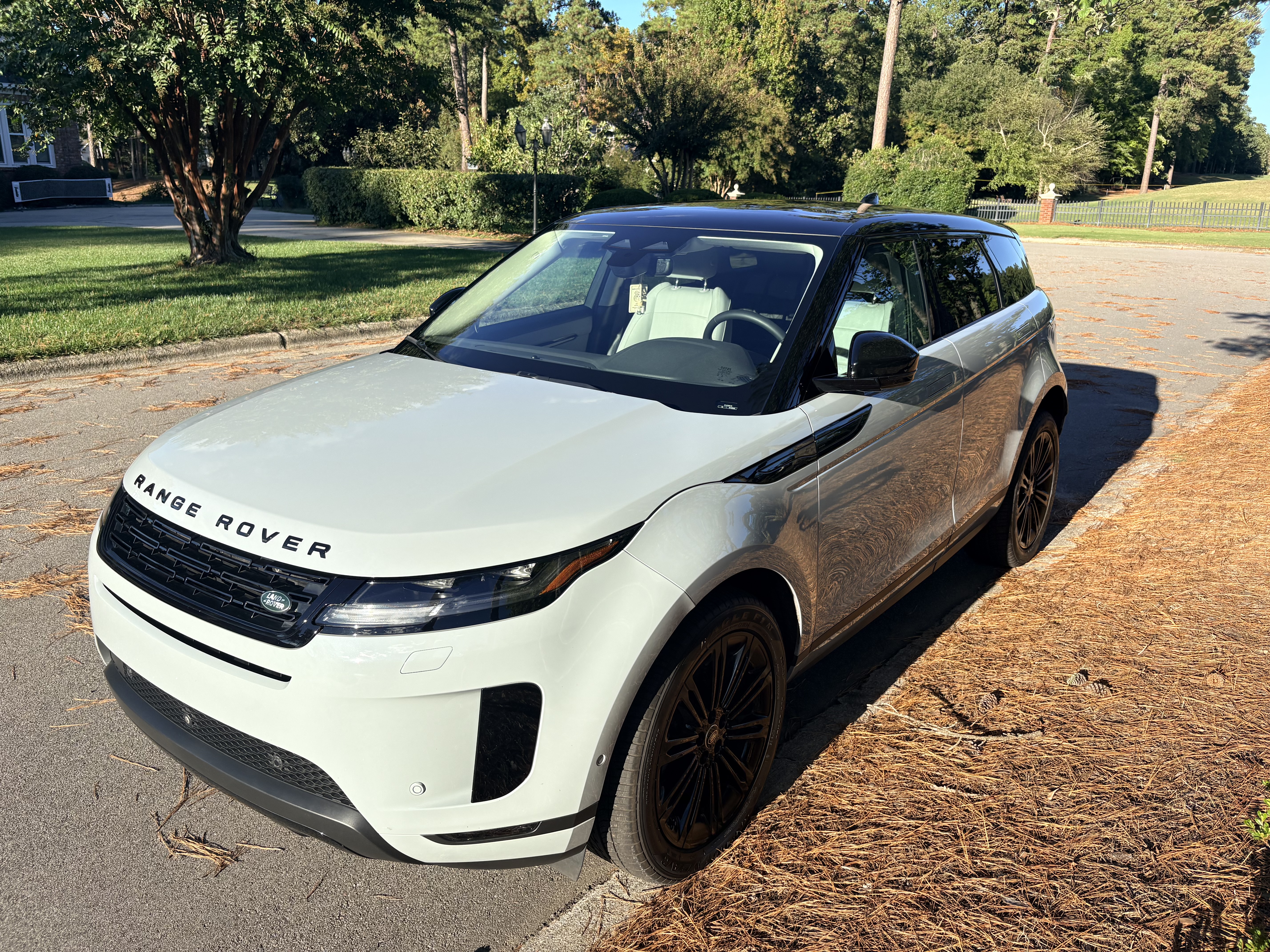 Used 2025 Land Rover Range Rover Evoque S AWD/4WD image 5