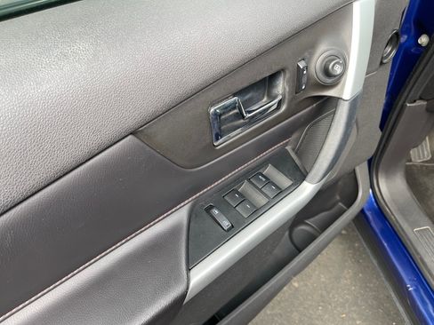 Used 2013 Ford Edge SEL FWD image 19