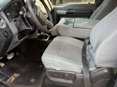 Used 2015 Ford F350 XLT w/ XLT Interior Package image 9