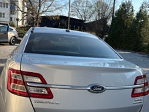 Used 2014 Ford Taurus SEL w/ Equipment Group 201A FWD image 1