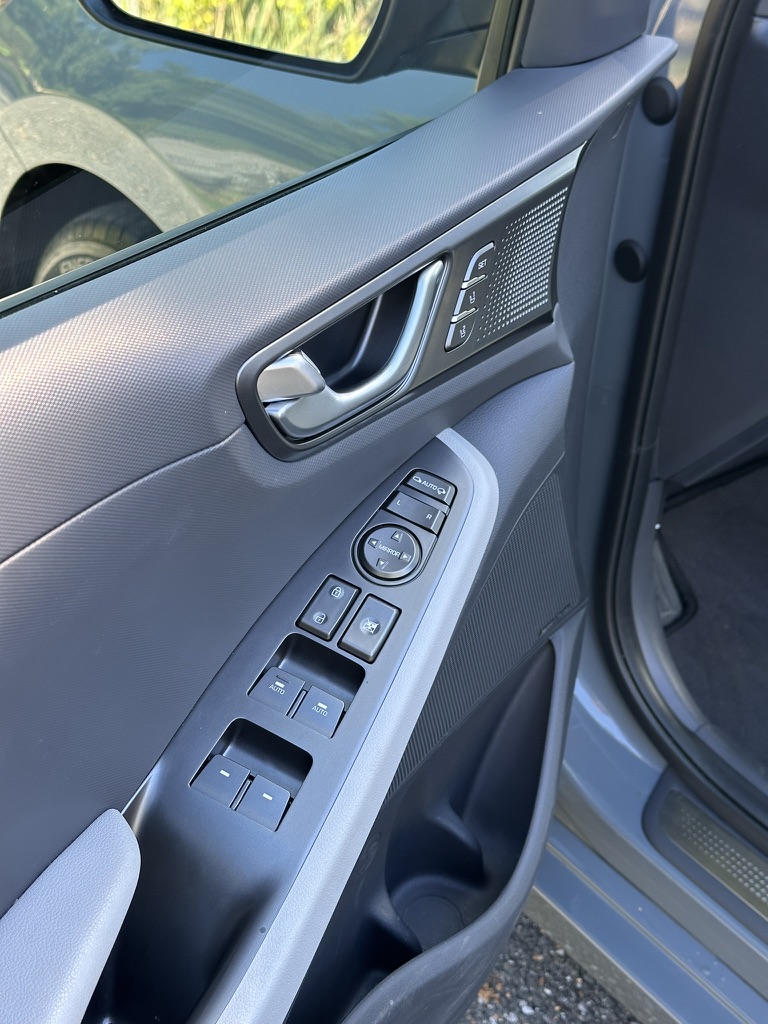 Used 2021 Hyundai Ioniq Limited FWD image 15