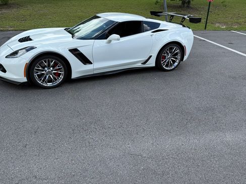 Used 2018 Chevrolet Corvette Z06 RWD image 5