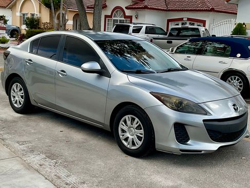 Used 2012 MAZDA MAZDA3 i Sport image 9