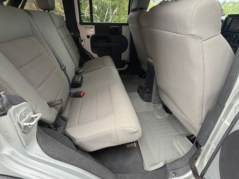 Used 2008 Jeep Wrangler Unlimited Rubicon w/ Dual Top Group AWD/4WD image 13