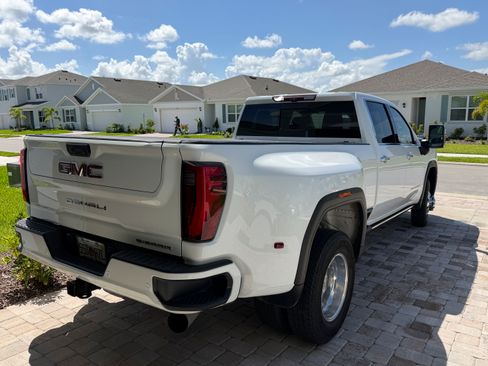 Used 2024 GMC Sierra 3500 Denali w/ Technology Package AWD/4WD image 4