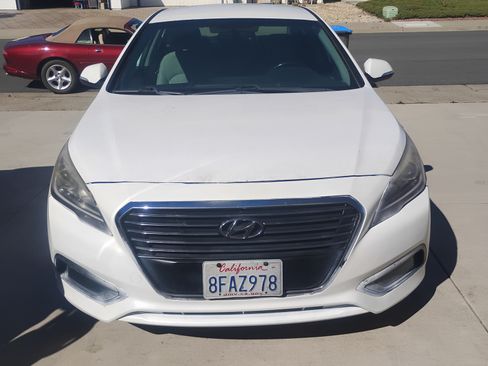 Used 2017 Hyundai Sonata Plug-In Hybrid image 1