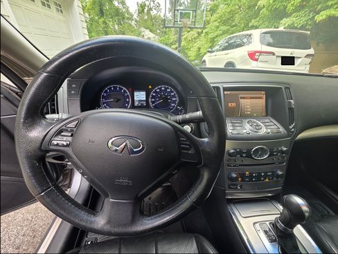 Used 2011 INFINITI G25 x w/ Moonroof Pkg AWD/4WD image 12