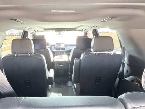 Used 2021 Chevrolet Suburban Premier image 22