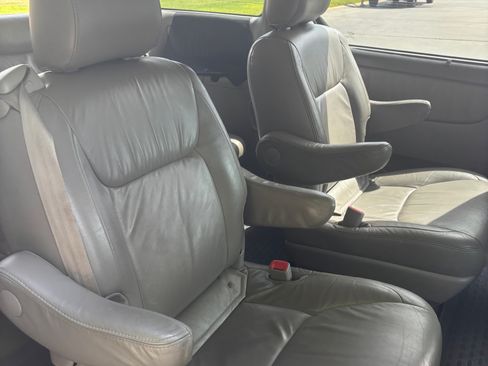 Used 2006 Toyota Sienna XLE Limited AWD/4WD image 2