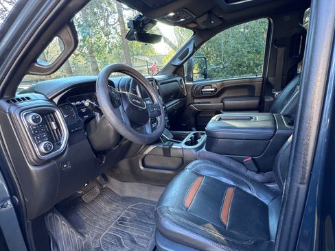 Used 2020 GMC Sierra 2500 AT4 w/ AT4 Premium Package image 4