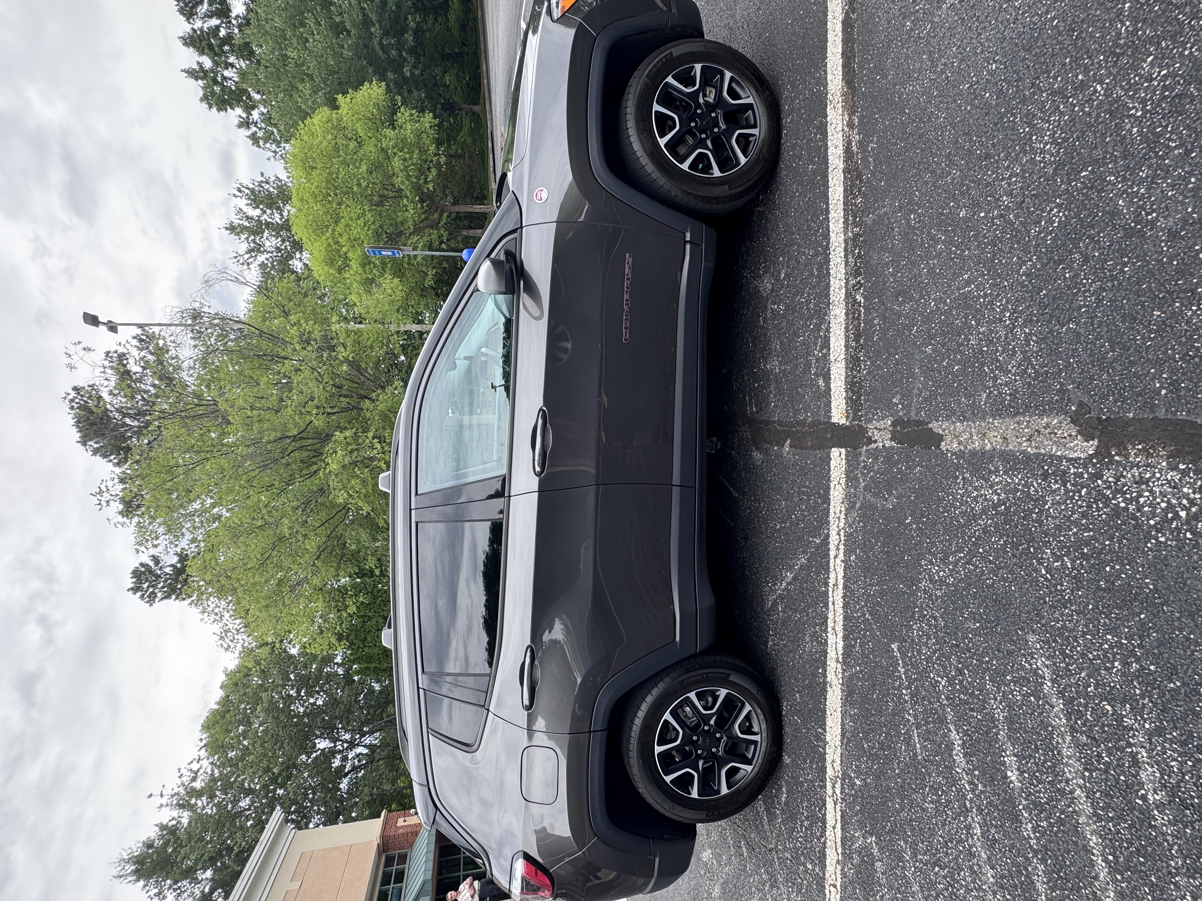 Used 2019 Jeep Compass Trailhawk w/ Cold Weather Group AWD/4WD image 1
