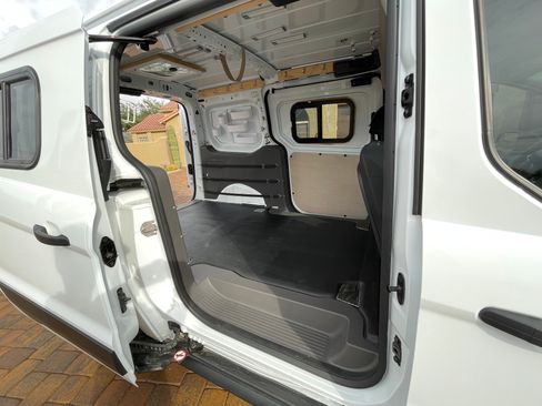 Used 2023 Ford Transit Connect XLT w/ Trailer Tow Package image 10