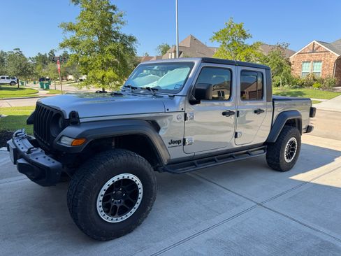 Used 2020 Jeep Gladiator Sport w/ Quick Order Package 24S image 1