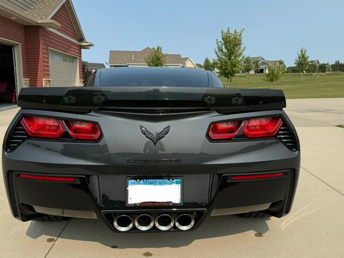 Used 2018 Chevrolet Corvette Stingray Coupe w/ Battery Protection Package RWD image 11