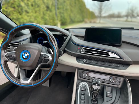 Used 2019 BMW i8 Roadster image 11