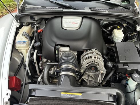 Used 2005 Chevrolet SSR w/ Preferred Equipment Group RWD image 10