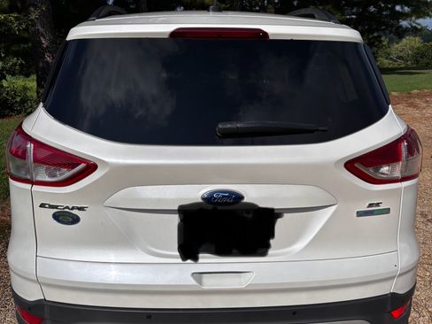 Used 2014 Ford Escape SE w/ Equipment Group 201A image 4