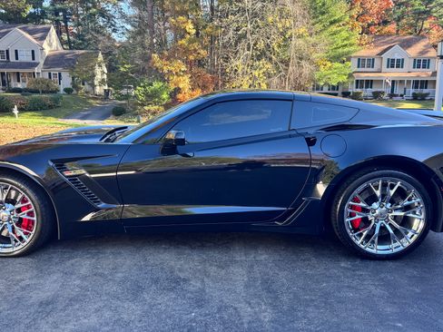 Used 2016 Chevrolet Corvette Z06 w/ 2LZ Preferred Equipment Group image 2