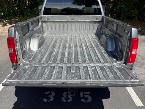 Used 2007 Chevrolet Silverado 1500 LT w/ 1LT Convenience Package RWD image 9