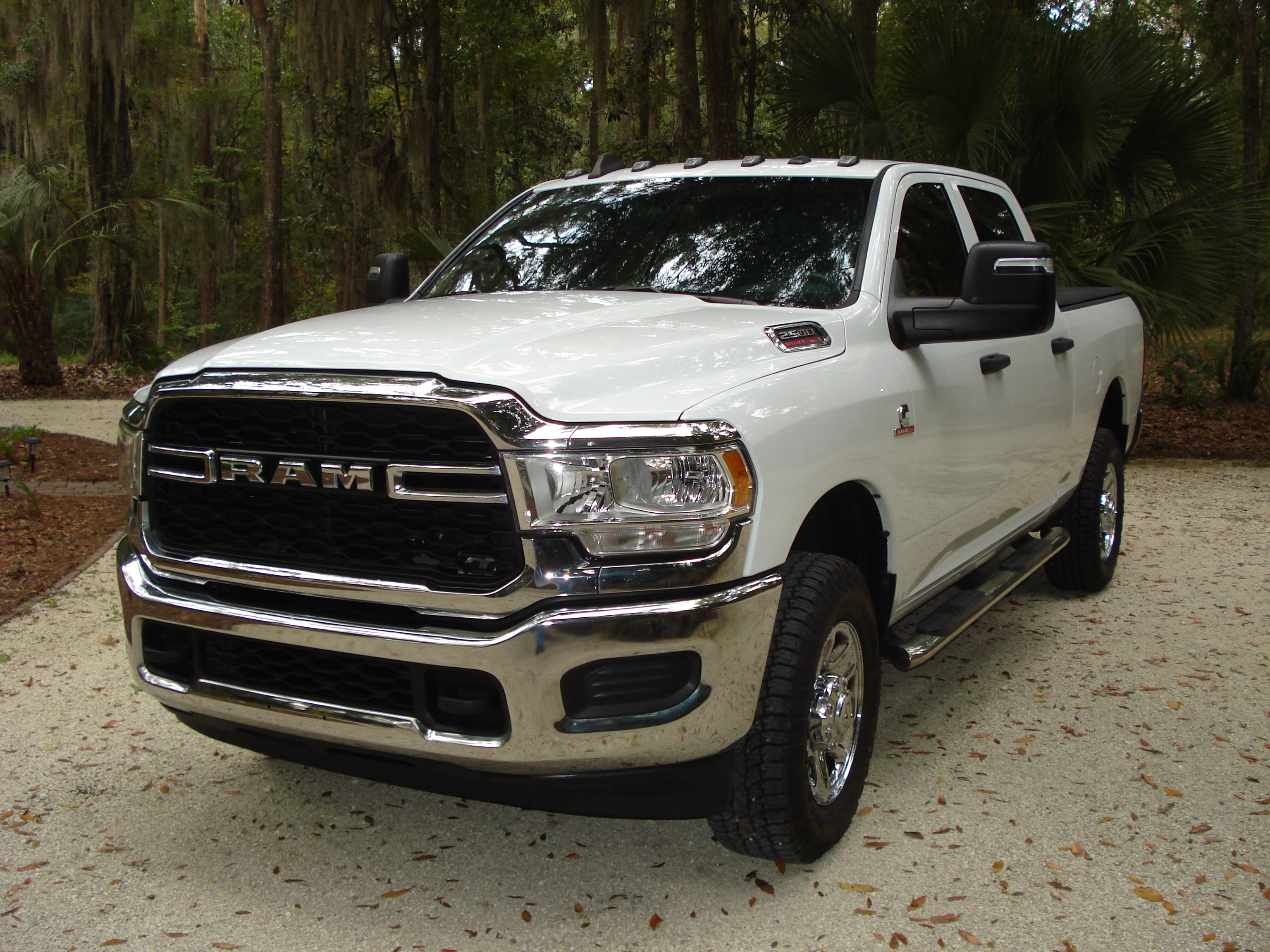 Used 2024 RAM 2500 Tradesman w/ Chrome Appearance Group AWD/4WD image 1