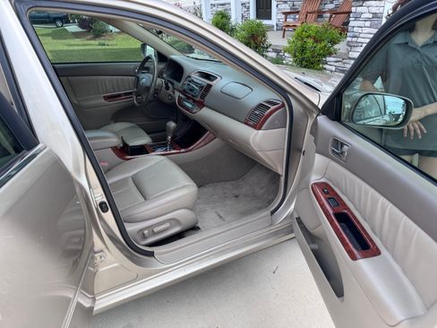 Used 2003 Toyota Camry XLE FWD image 14