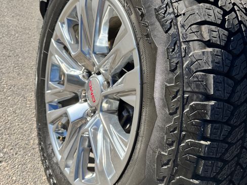 Used 2022 GMC Sierra 1500 Denali image 9