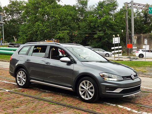Used 2018 Volkswagen Golf Alltrack S AWD/4WD image 10