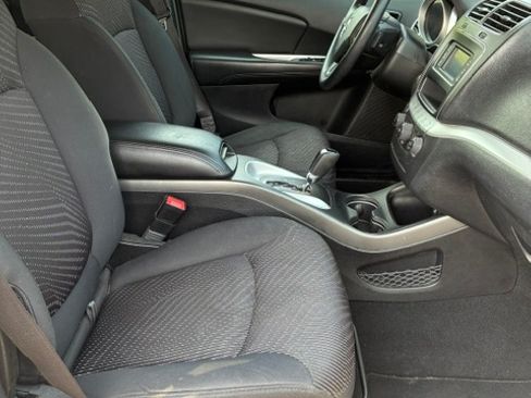 Used 2016 Dodge Journey SXT w/ Comfort/Convenience Group FWD image 10